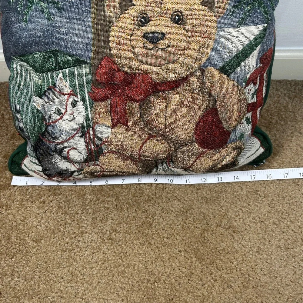 Vintage Newport Christmas Pals Holiday Tapestry Throw‎ Pillow Green Trim 16x16